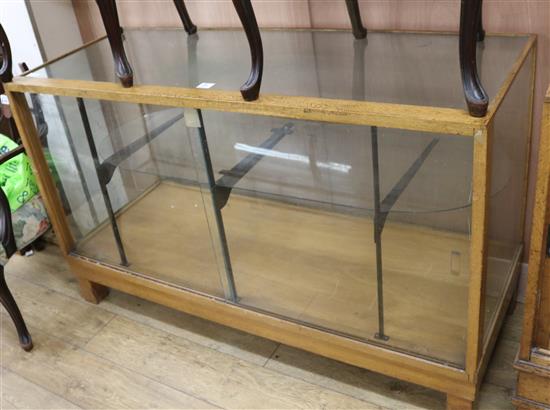 A shop display cabinet, W.183cm